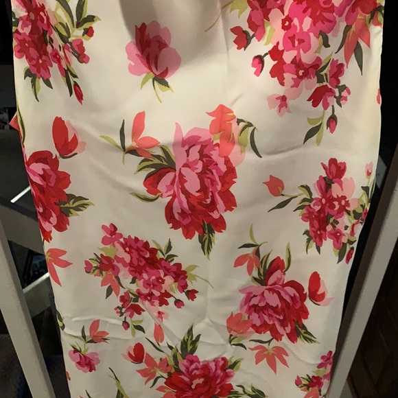 White Floral dress - Picture 3 of 3